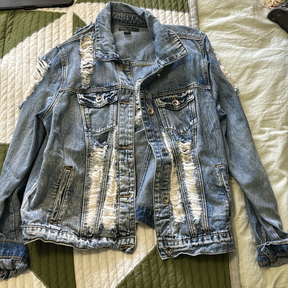 Forever 21 plus size distressed denim jacket OX